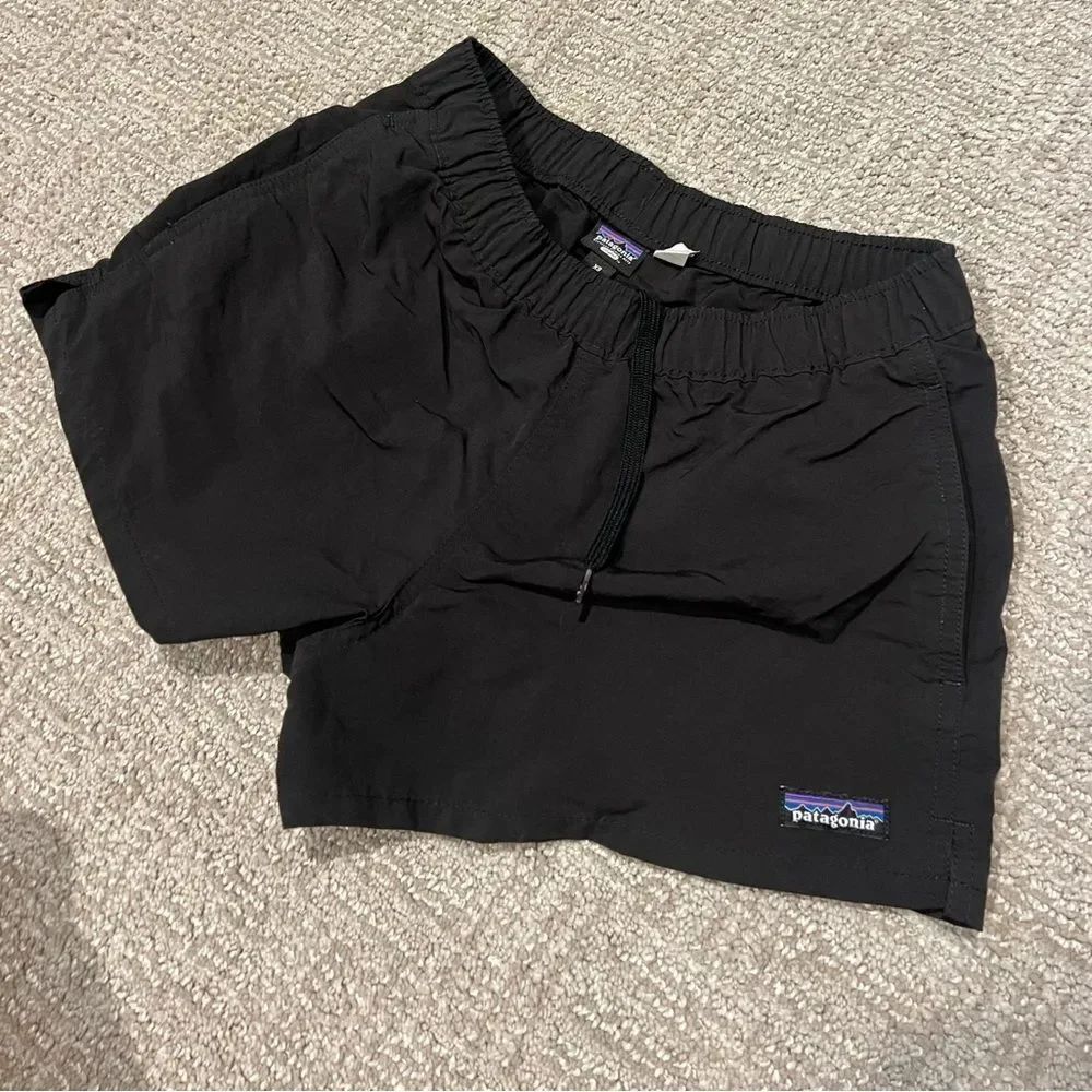 Black Patagonia baggies like new